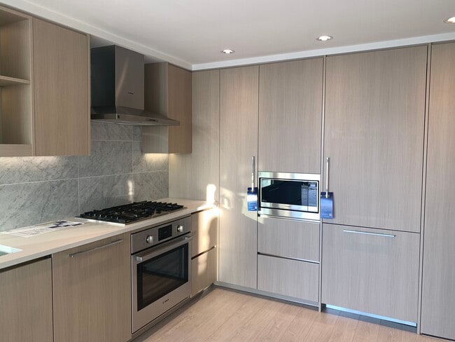 Photo - 902-4720 Lougheed Highway Unit 902