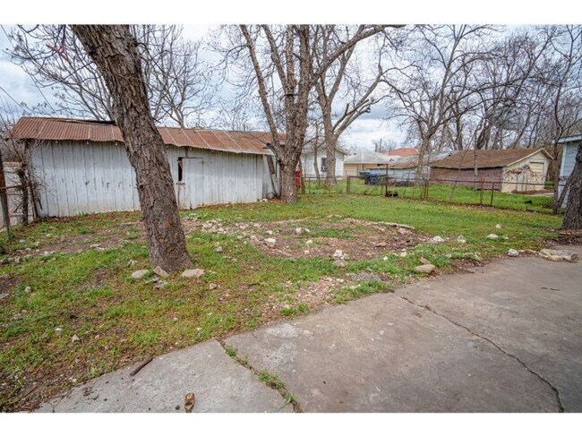 Photo - Nice 3 BR Rental Near Downtown