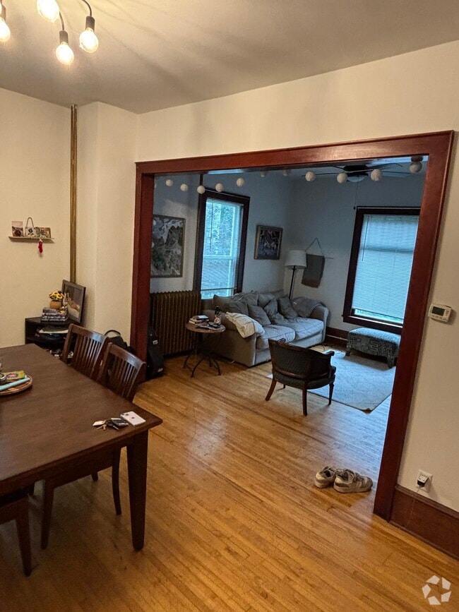 Building Photo - 2544 Aldrich Ave S Unit 2 Rental