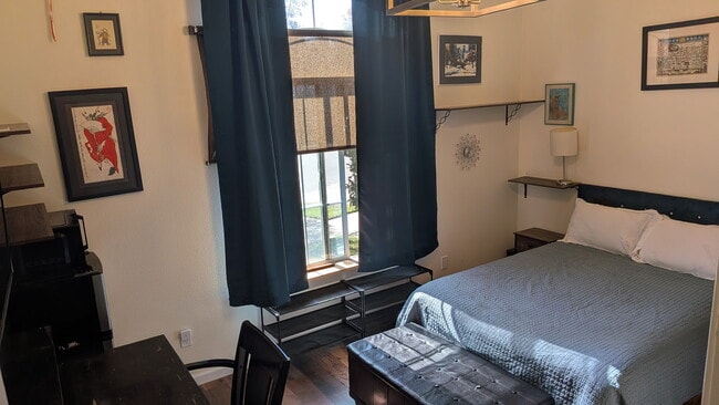 1608 Paraiso Dr