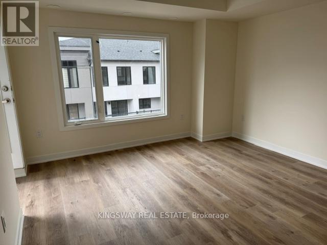 Photo - 1695 Dersan St