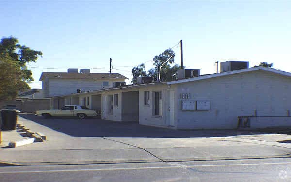 Photo - 211 S Mesa Dr Apartments