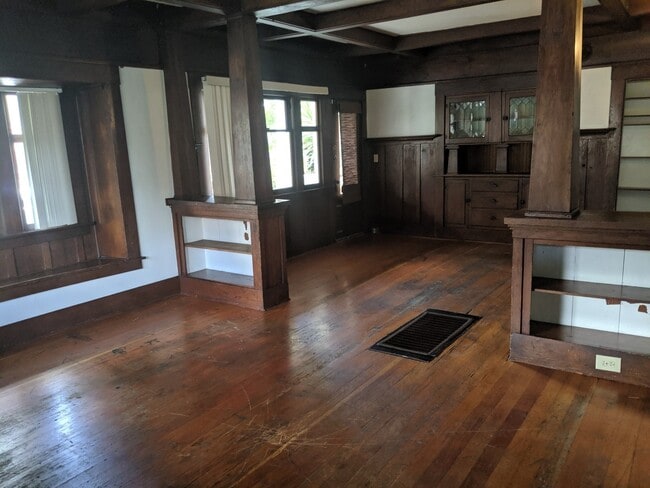 Photo - Now leasing for Summer 2026, Available August 5th!