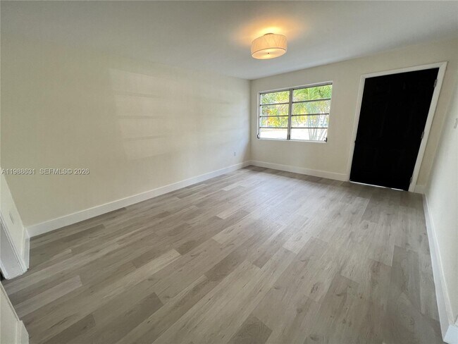 Photo - 3102 SW 10th St Unidad 3102