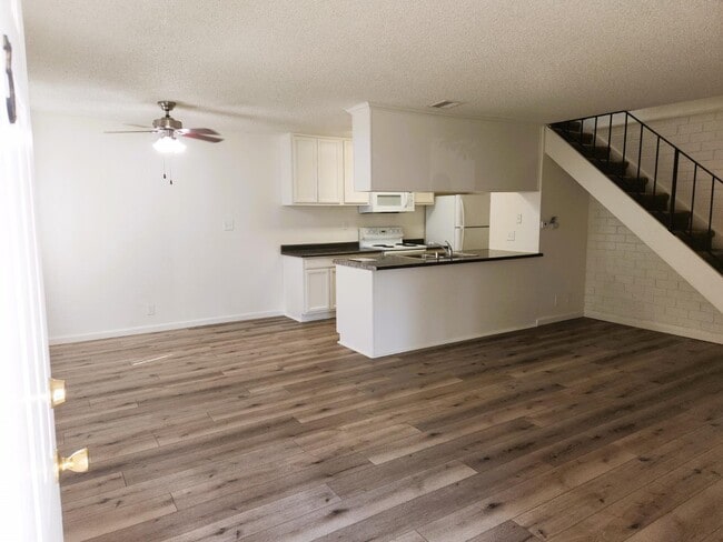 Photo - 431 W Santa Ana Ave Unit 3