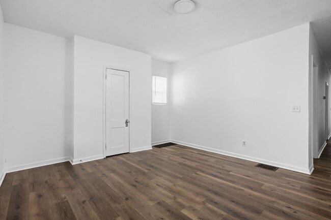 Photo - 553 N Oakland Ave Unit 553