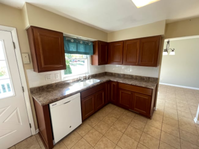 Photo - 2426 Highland Cir
