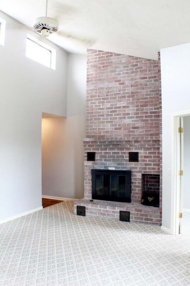 Building Photo - 1026-11 Blue Ridge Dr