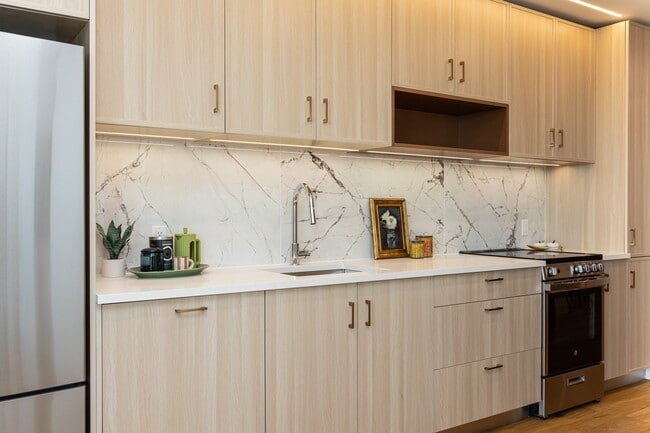 Photo - 240 Willoughby