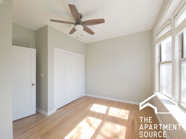 Photo - 1952 W Winona St Unit 3