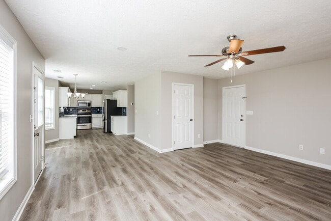 Photo - 785 Georgian Hills Dr