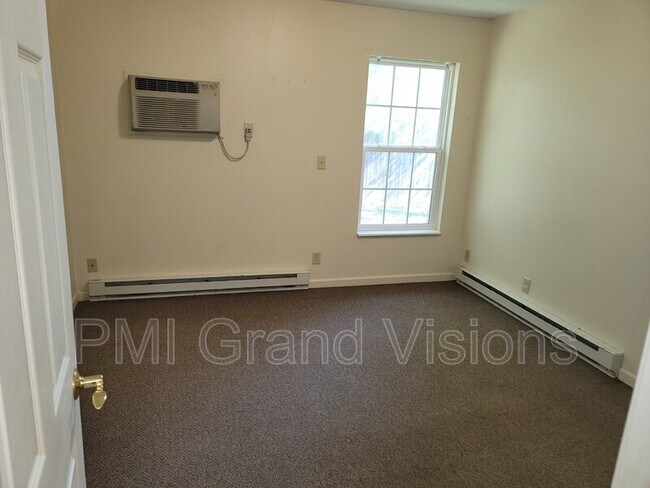 Photo - 1308 Arthur Ave Unit 9