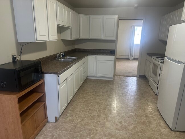 Photo - 1908 W Main St