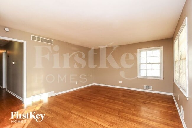 Photo - 1626 E 75th Terrace