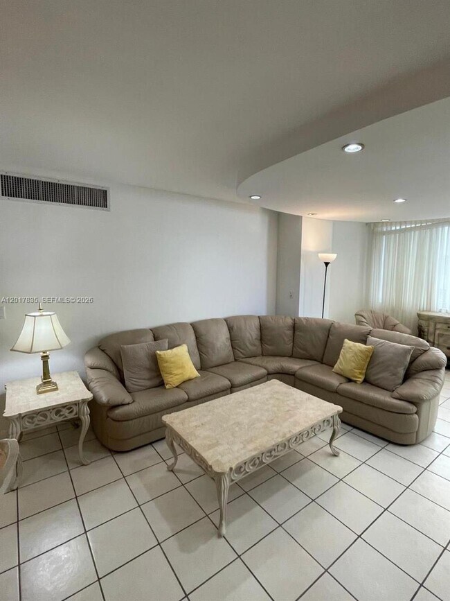 Photo - 5005 Collins Ave Unit 424