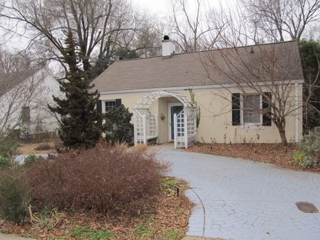 Photo - Chapel Hill / Historical District House