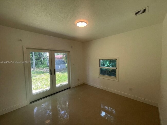 Photo - 4681 SW 33rd Ave