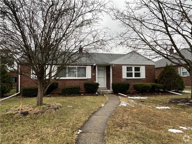 Building Photo - Charming brick ranch home available for re...