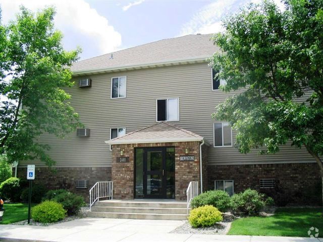 Building Photo - Brownstone Rental