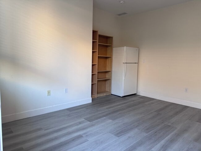 Photo - 2585 Cipriani