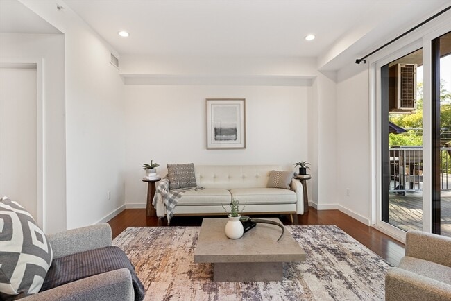 Photo - 143-171-171 Hyde Park Ave