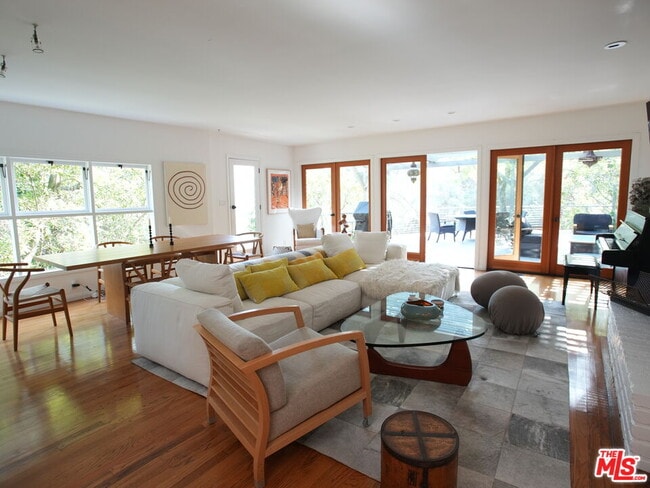 10416 Corfu Ln