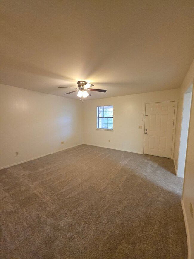 Photo - 611-615 N Greenwich Ave Unit 613