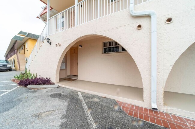 Building Photo - 1510 Ocean Shore Blvd Rental