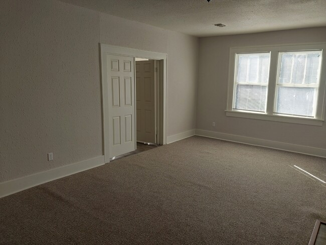 Photo - 1500 Maple St