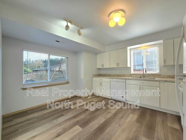 Photo - 7513 59th Dr NE
