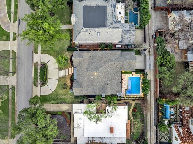 Photo - 3537 Villanova St