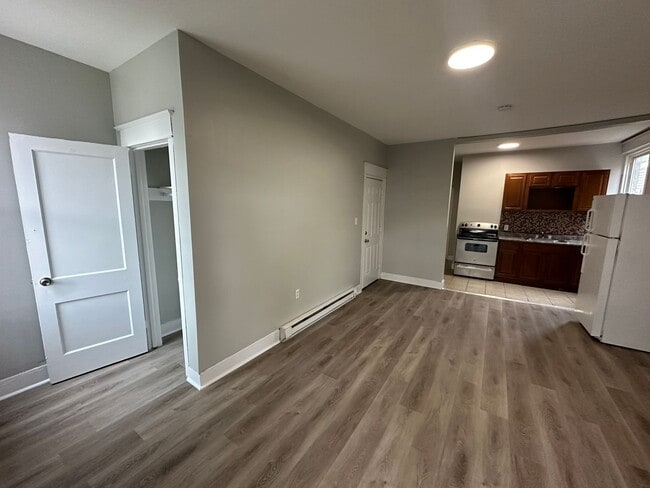 Building Photo - 5425 Sansom St Unit 2F Rental