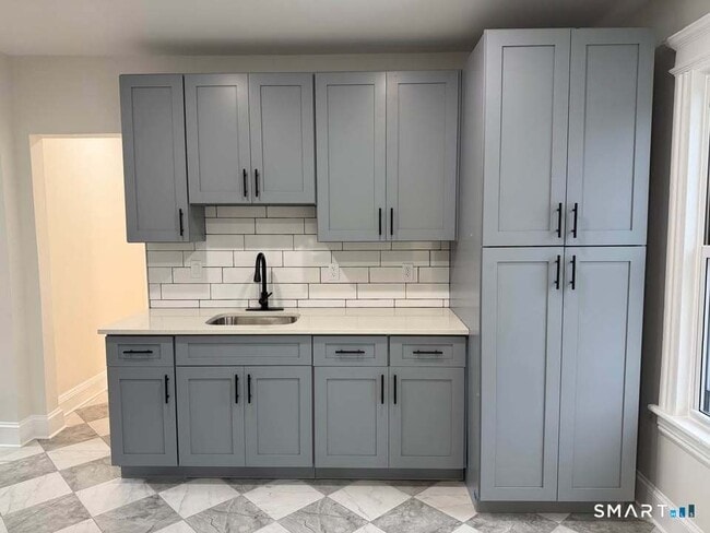 264 Clover St Unit 2nd Fl.