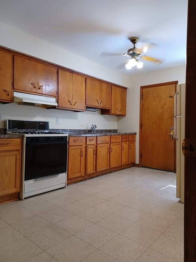 Photo - 1215 Burton St Apartment Unit 1215