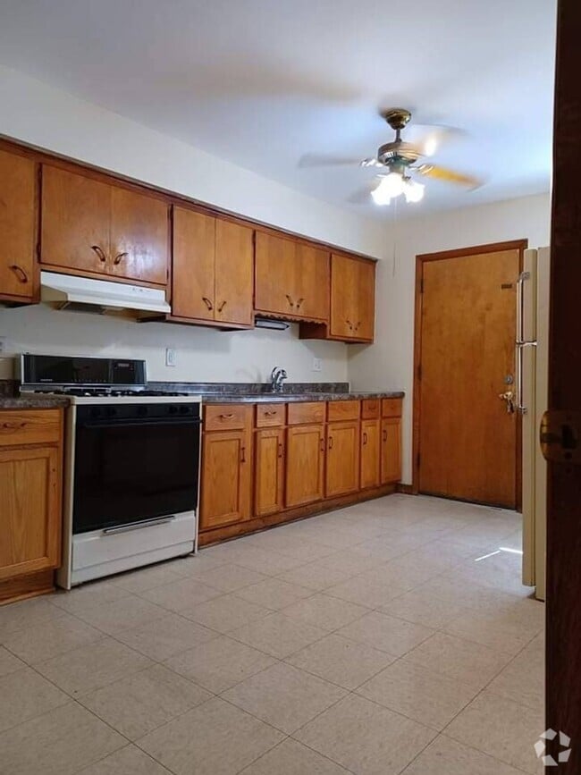 Building Photo - 1215 Burton St Unit 1215 Rental