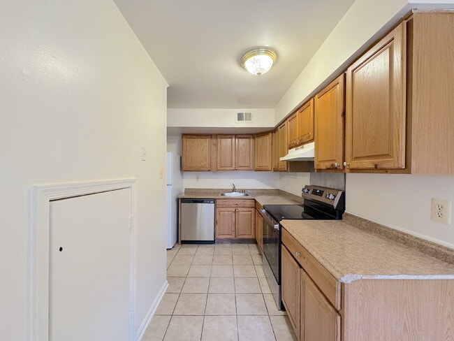 Photo - Charming & Modern Annandale Retreat on Conwell Dr Unidad 158