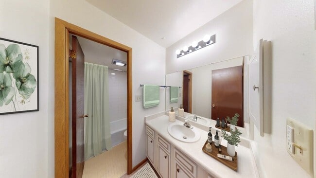 Woodridge Apartments and Townhomes