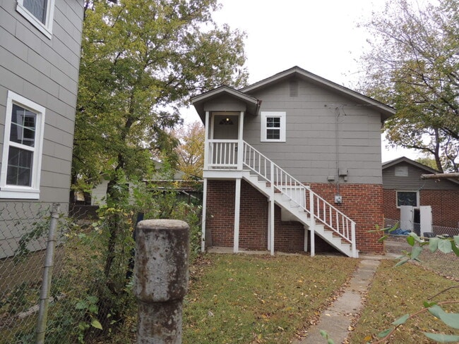 1517 S Main St