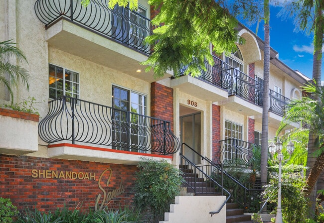 FRENTE DEL EDIFICIO - 908 S Shenandoah St Unidad 108