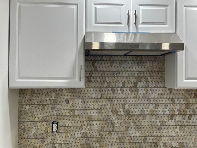 Photo - 668 Norwood Ter Unidad 1st floor apartment