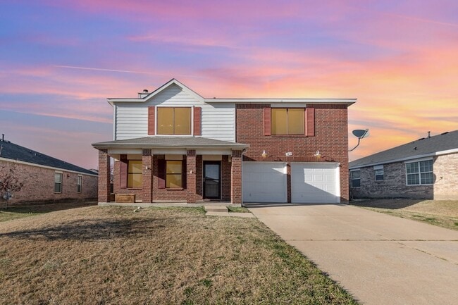 Photo - 4415 Falcon Dr House