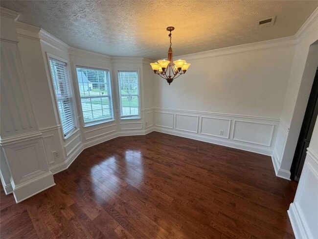 9469 Carnes Crossing Cir
