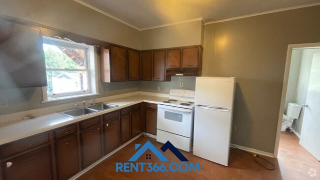 Building Photo - 101 N George St Rental