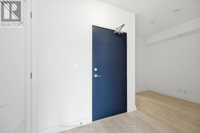 Photo - 75 James St S Unit 1221