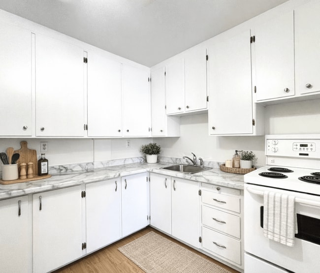 Photo - Centennial Towers & Braemore Plaza