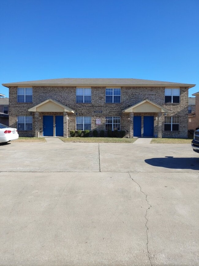 Photo - 3208 Hereford Ln Townhome