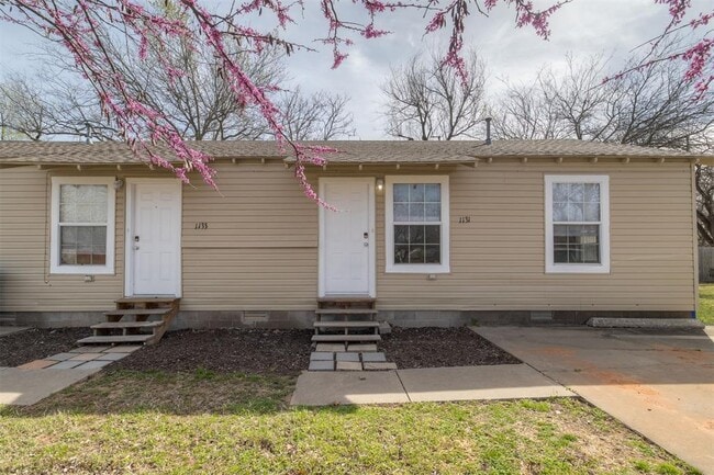 Photo - 1131 Stubbeman Ave