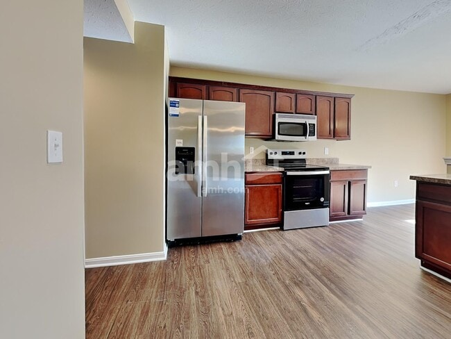 Photo - 244 Hennepin Dr