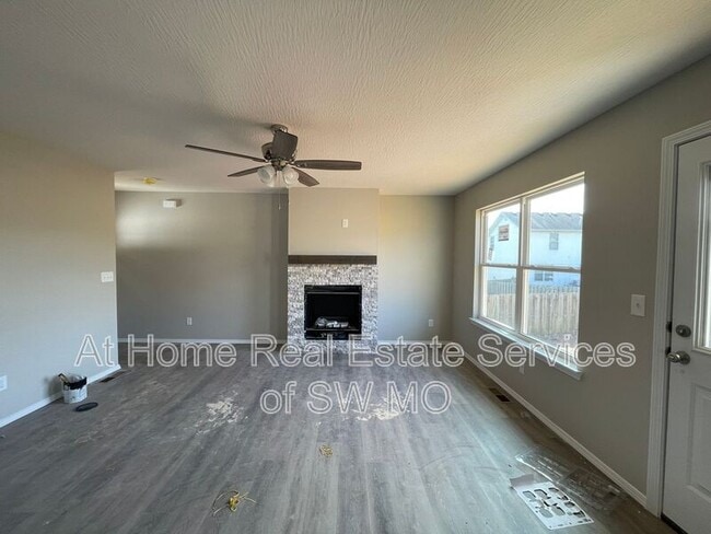 Photo - 822 E Watermill Cir