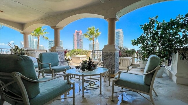 Building Photo - 7241 Fisher Island Dr Unit 7241